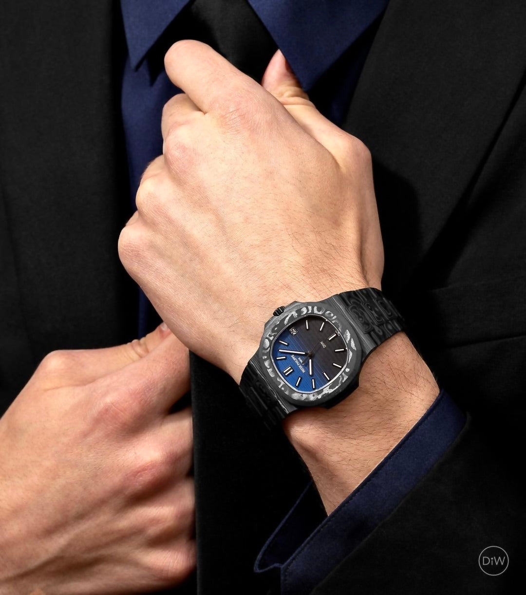DiW Carbon Patek Nautilus 5711 "BLACK GRAIL G-BLUE" | WORLDTIMER
