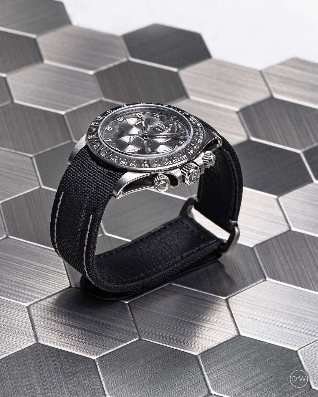 Experience the Titanium Rolex Daytona Brought to Life by DiW! 第一支 DiW 勞力士地通拿 使用鈦和碳纖維製造的手錶命名 EXCEPTIONAL-1 | WORLDTIMER