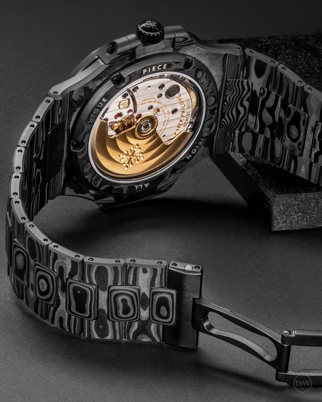 Patek Philippe Nautilus 5711 DiW ALL CARBON BLACK Orange Dial 金鷹5711 百達翡麗 | WORLDTIMER