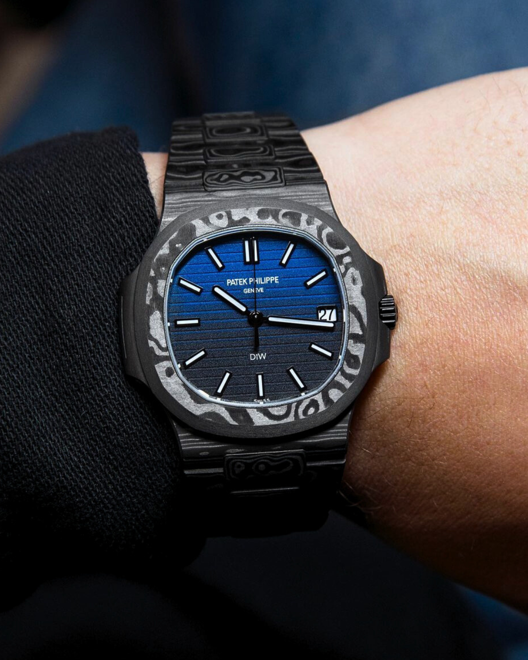 Carbon DiW Patek Philippe Nautilus 5711 BLACK GRAIL G-BLUE (Retail: €179 990)