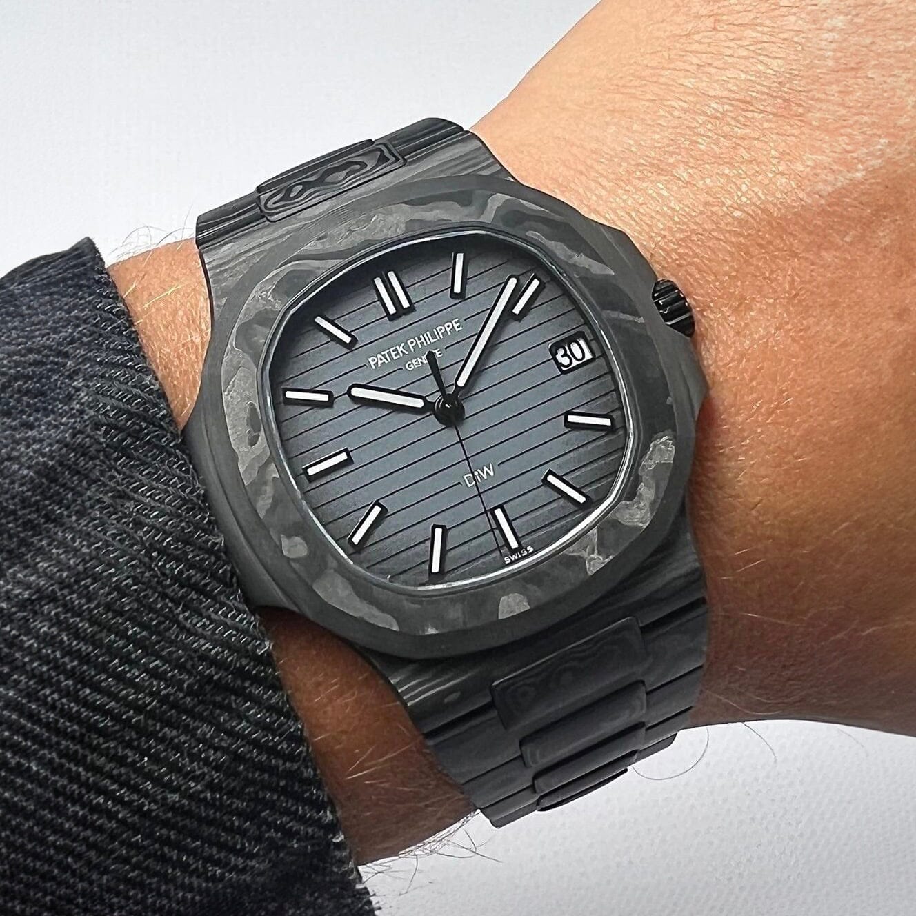 Patek Philippe Nautilus DiW ALL CARBON GRIS | WORLDTIMER